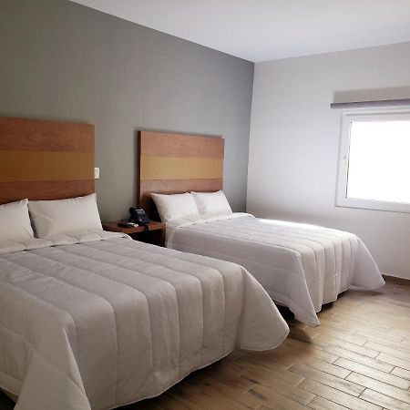 Hotel Plaza Allende Torreon Bagian luar foto