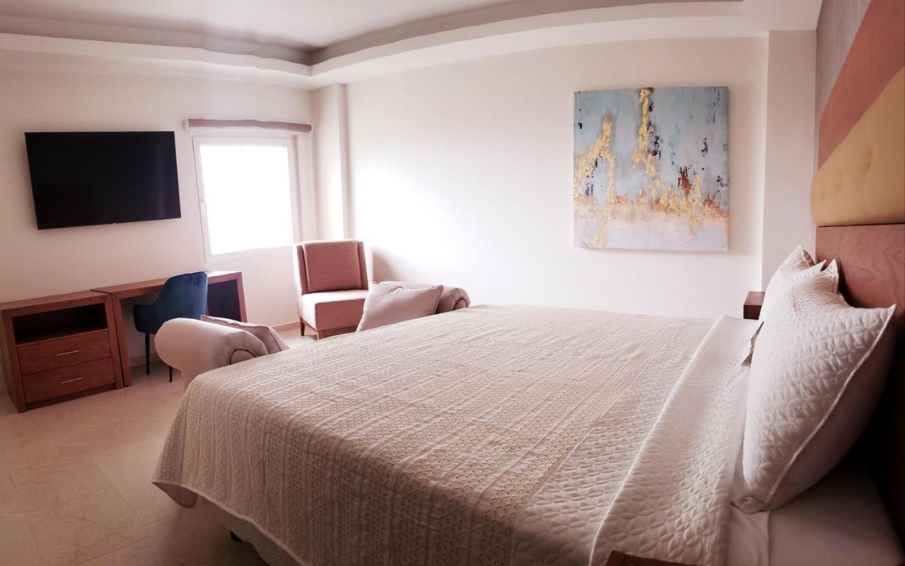 Hotel Plaza Allende Torreon Bagian luar foto