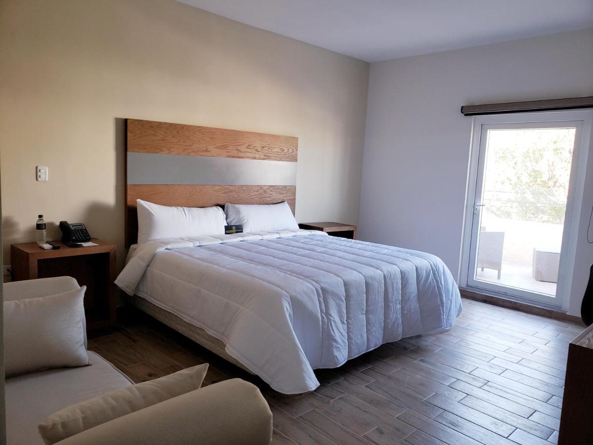 Hotel Plaza Allende Torreon Bagian luar foto