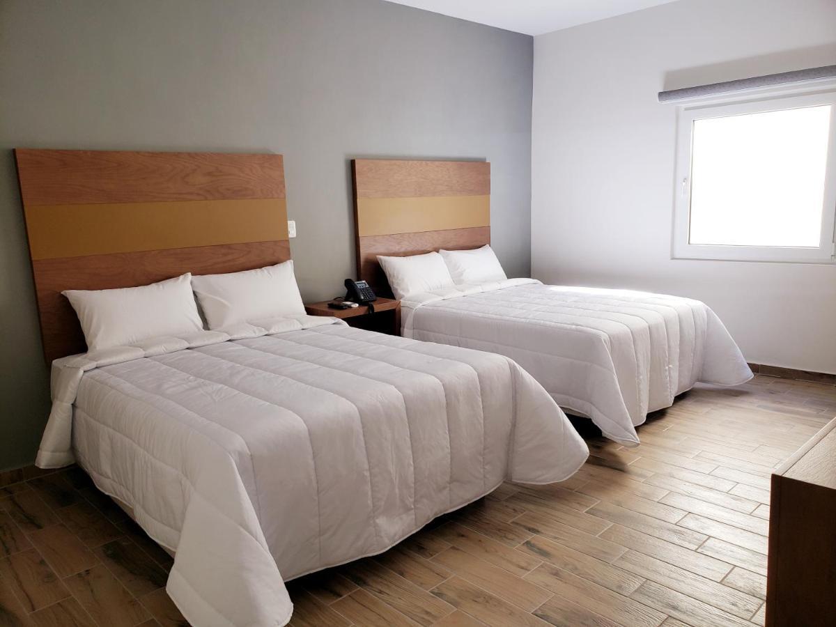 Hotel Plaza Allende Torreon Bagian luar foto