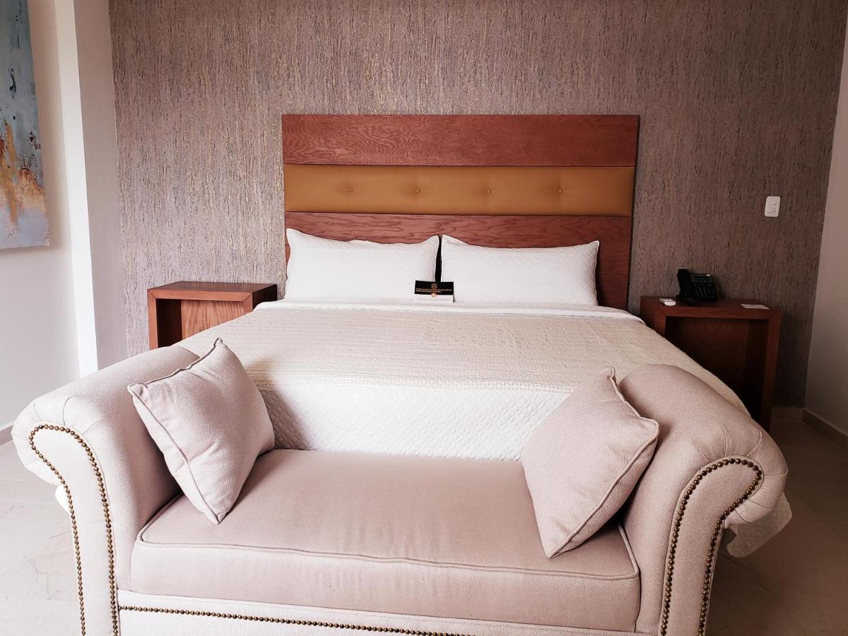 Hotel Plaza Allende Torreon Bagian luar foto